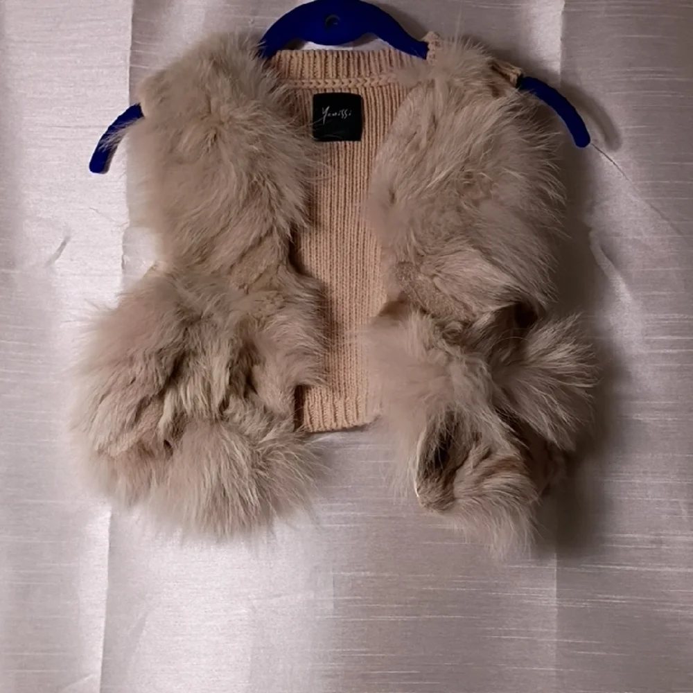 Yenissi Little girl Faux Fur Vest in Cream Size S 10-12